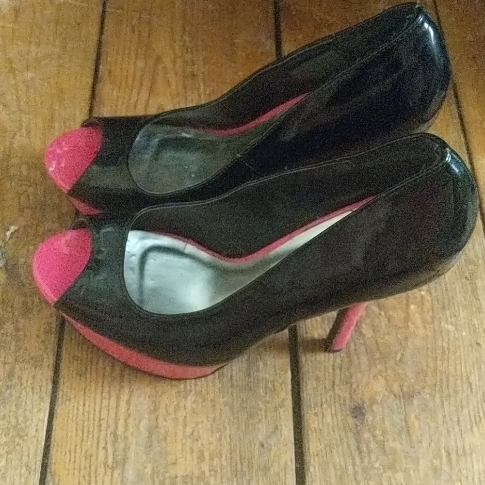 Deb heels